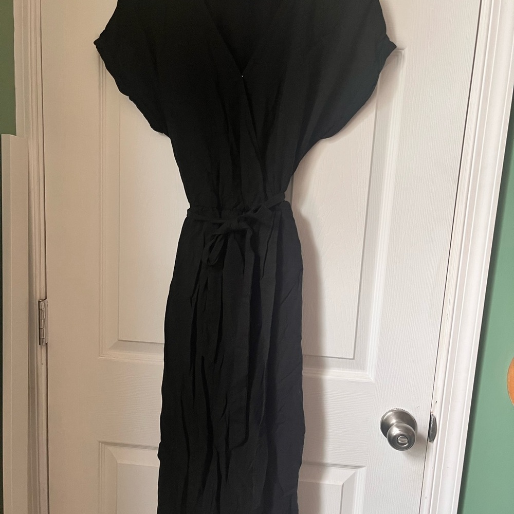 Universal Thread Black Midi Dress
